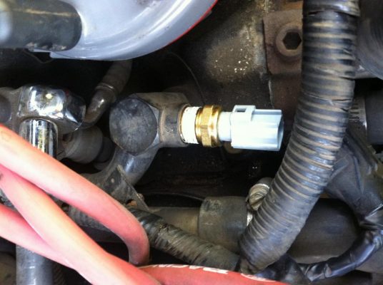 Cảm biến nhiệt độ nước làm mát là gì? Cấu tạo và nguyên lý hoạt động 2 Cảm biết nhiệt độ nước làm mát là gì? Cấu tạo và nguyên lý hoạt động