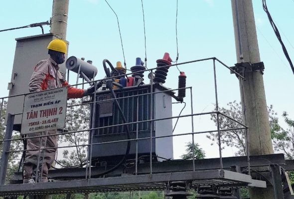 Điện áp Utx được đặt vào cơ thể người