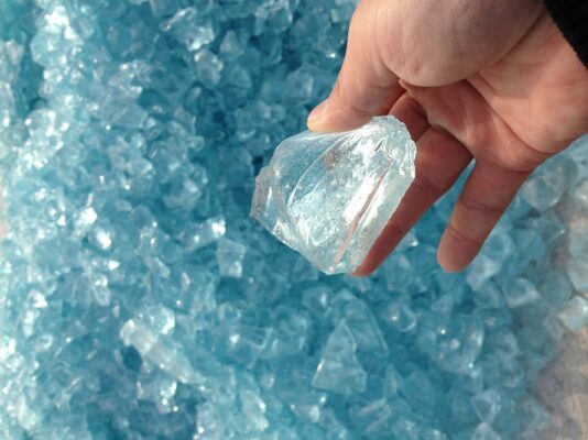 Thủy tinh lỏng là gì? Đặc tính, ứng dụng của thủy tinh lỏng